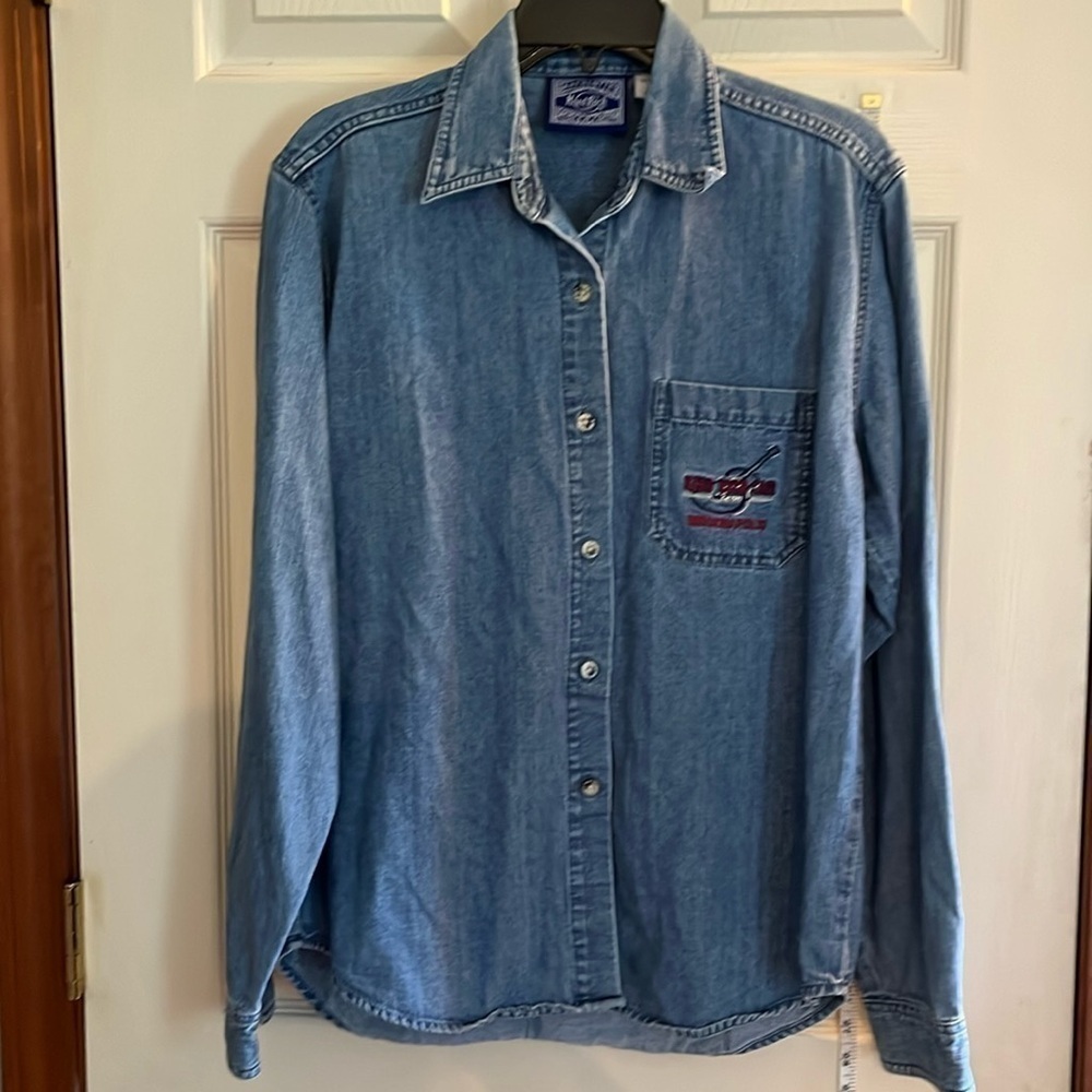 Hard Rock Cafe-L-denim-long sleeve, button-down, embroidery detail, denim shirt.